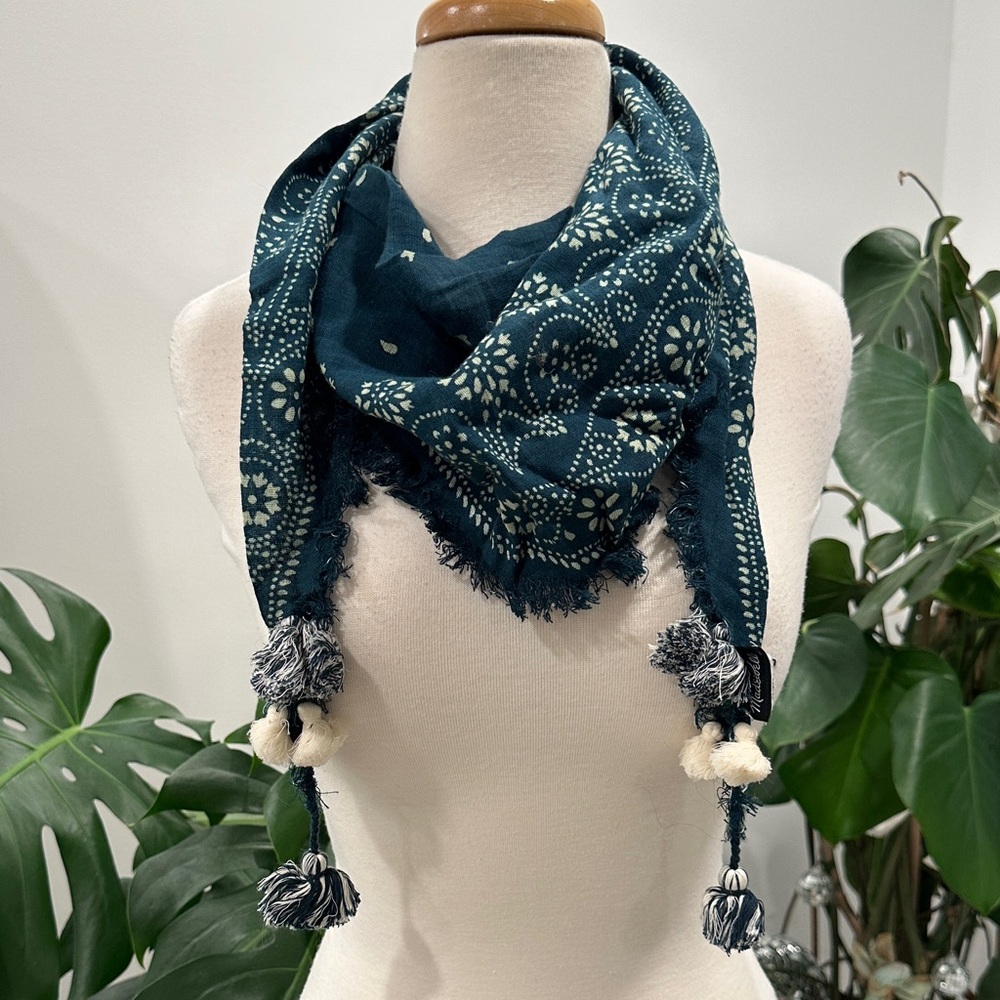 Madewell • Teal & White Patterned Scarf with Tassels